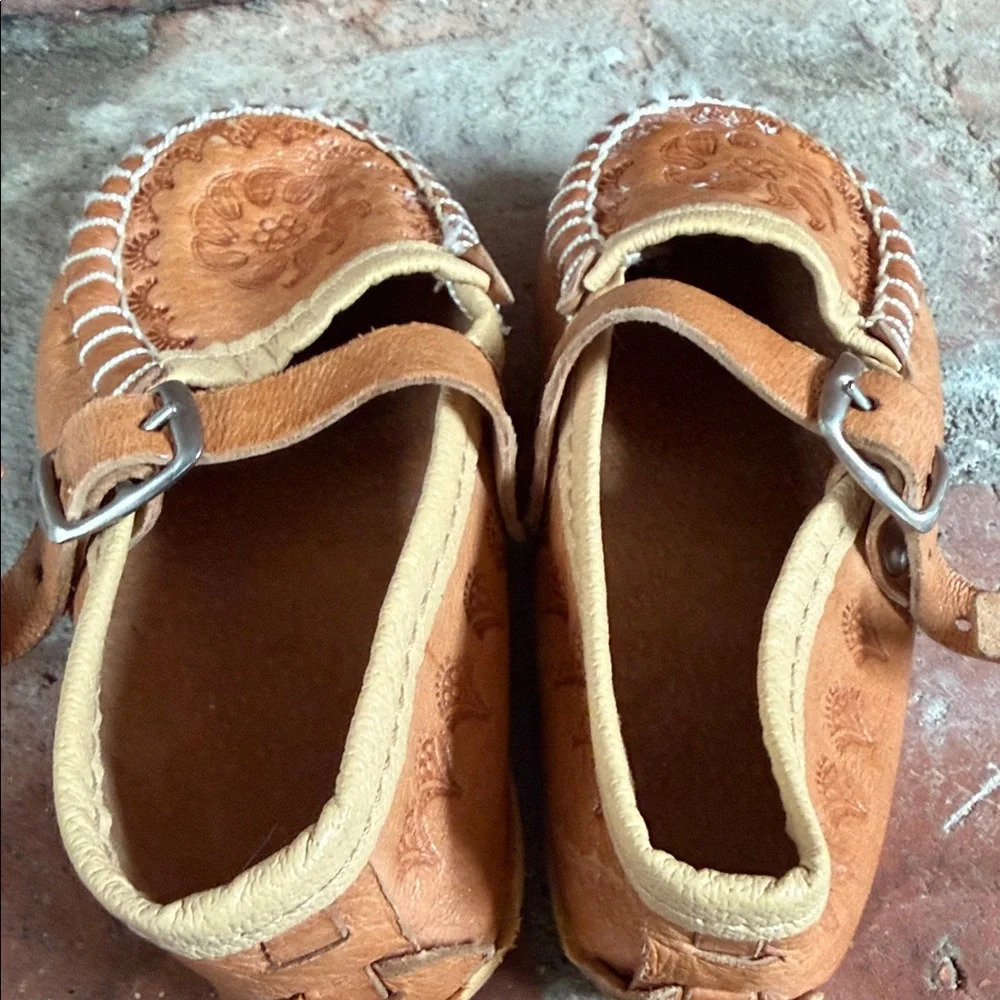 Handmade Polish tan leather kid sandals